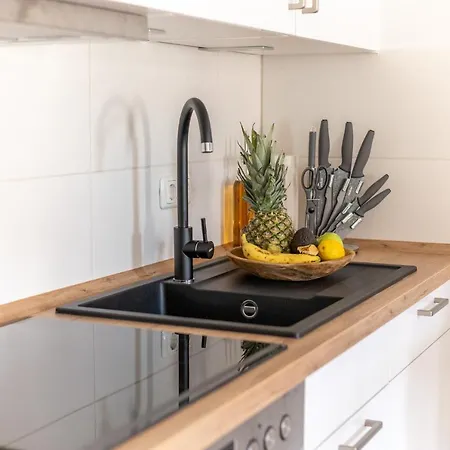 *neu* 2 Zi, Offene Küche, Balkon Apartamento Pirna